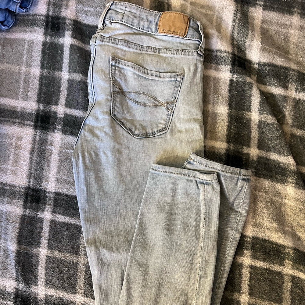 Abercrombie & Fitch 00S Super Skinny light wash color with holes